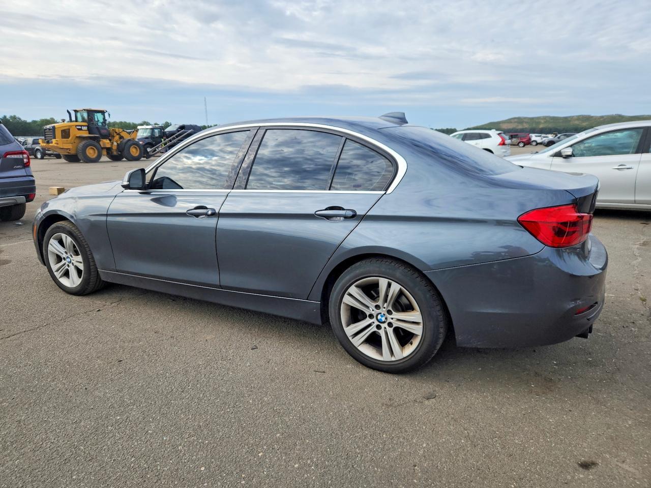 2018 BMW 330 I - zdjęcie 2