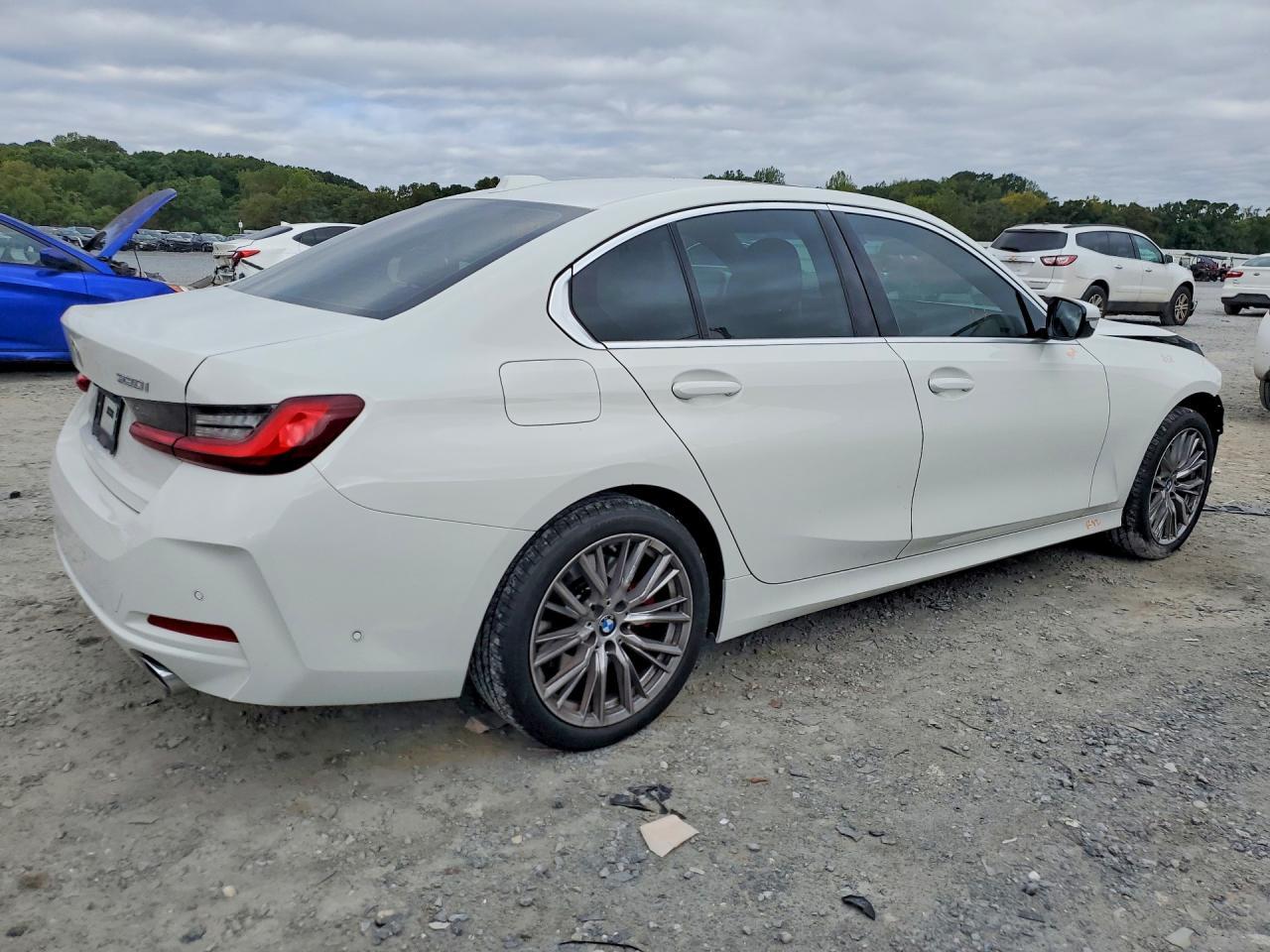2024 BMW Seria 3 330i - zdjęcie 3