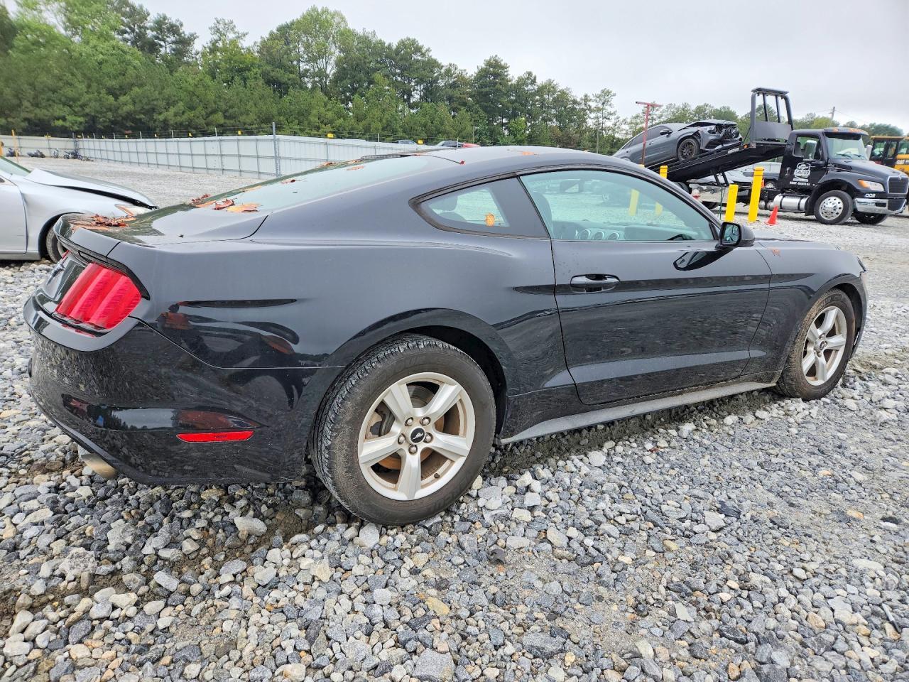 2017 Ford Mustang - zdjęcie 3