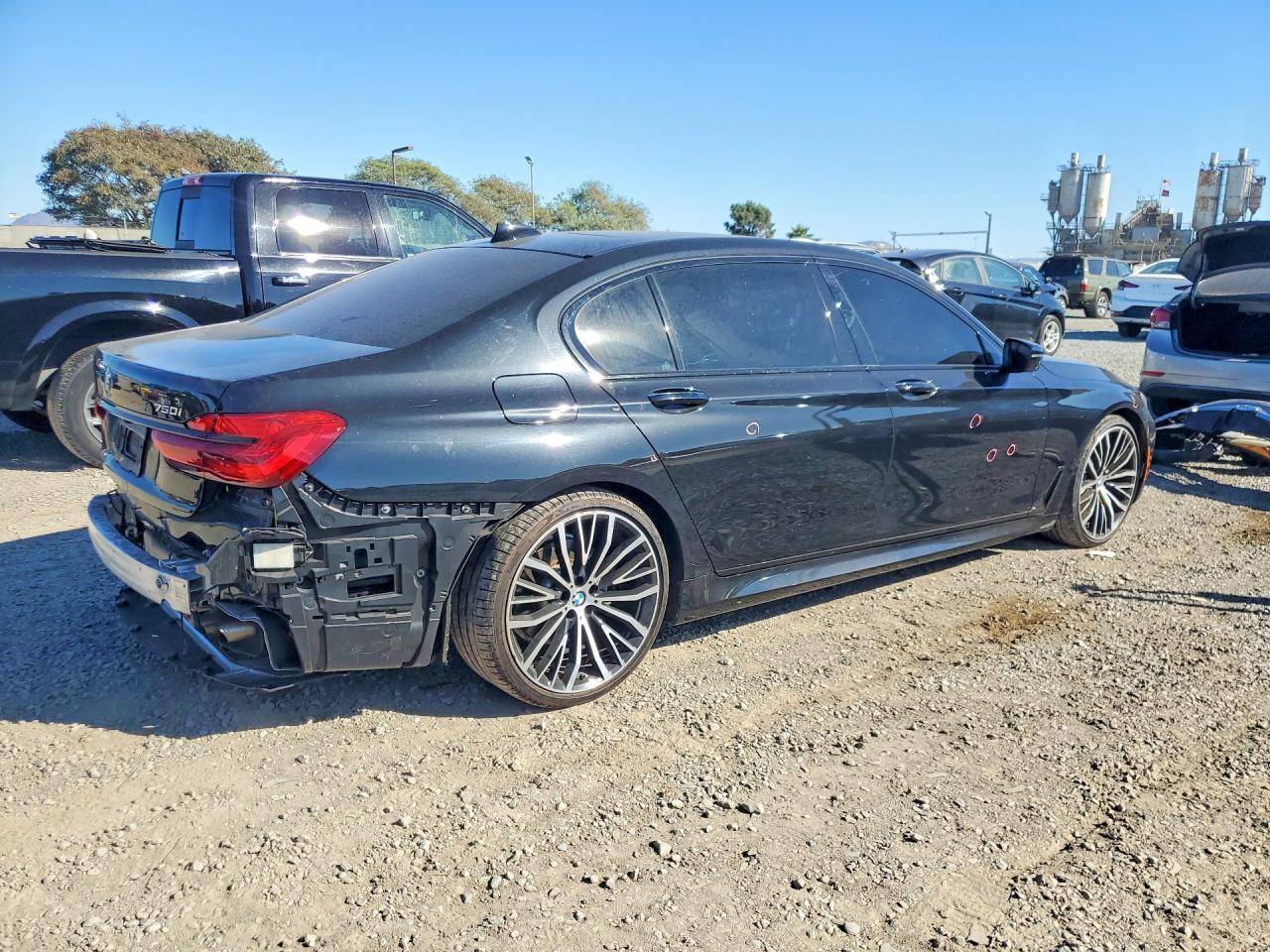 2019 BMW 750 I - zdjęcie 3