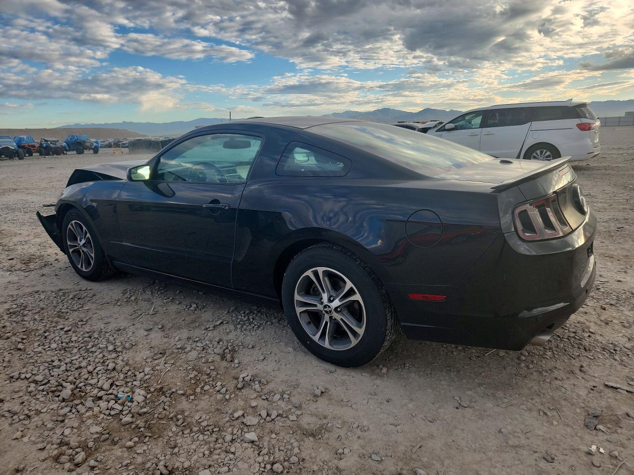 2014 Ford Mustang - zdjęcie 2