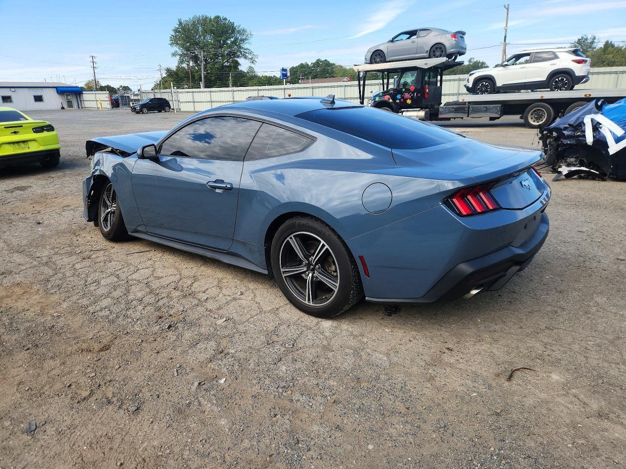 2025 Ford Mustang - zdjęcie 2