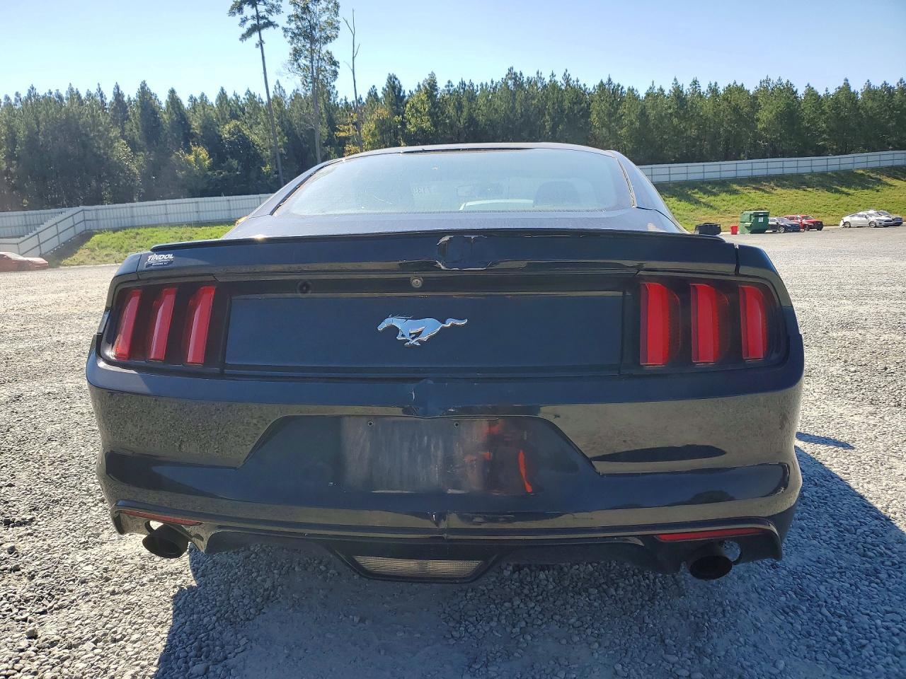 2017 Ford Mustang - zdjęcie 6