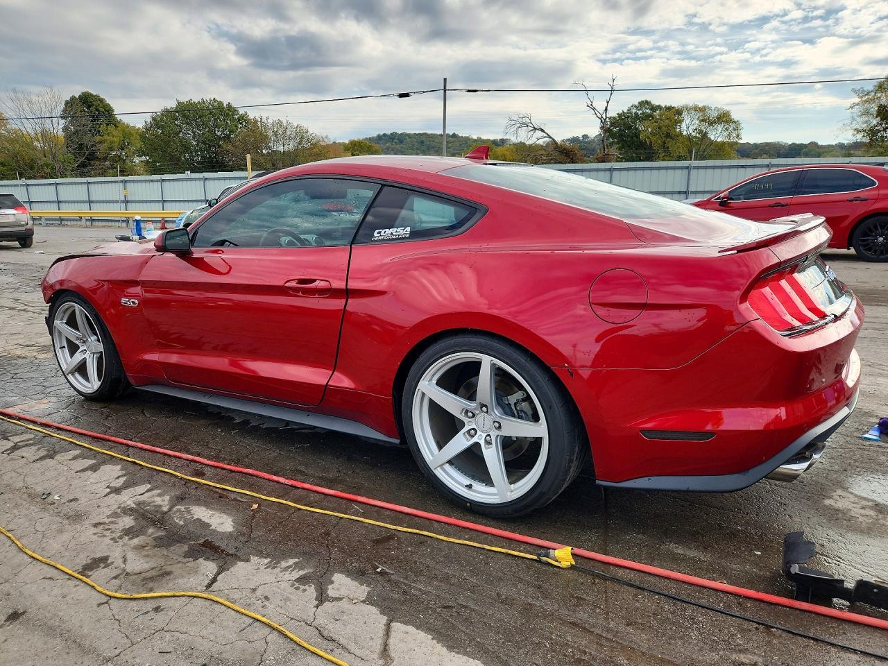 2022 Ford Mustang Gt - zdjęcie 2