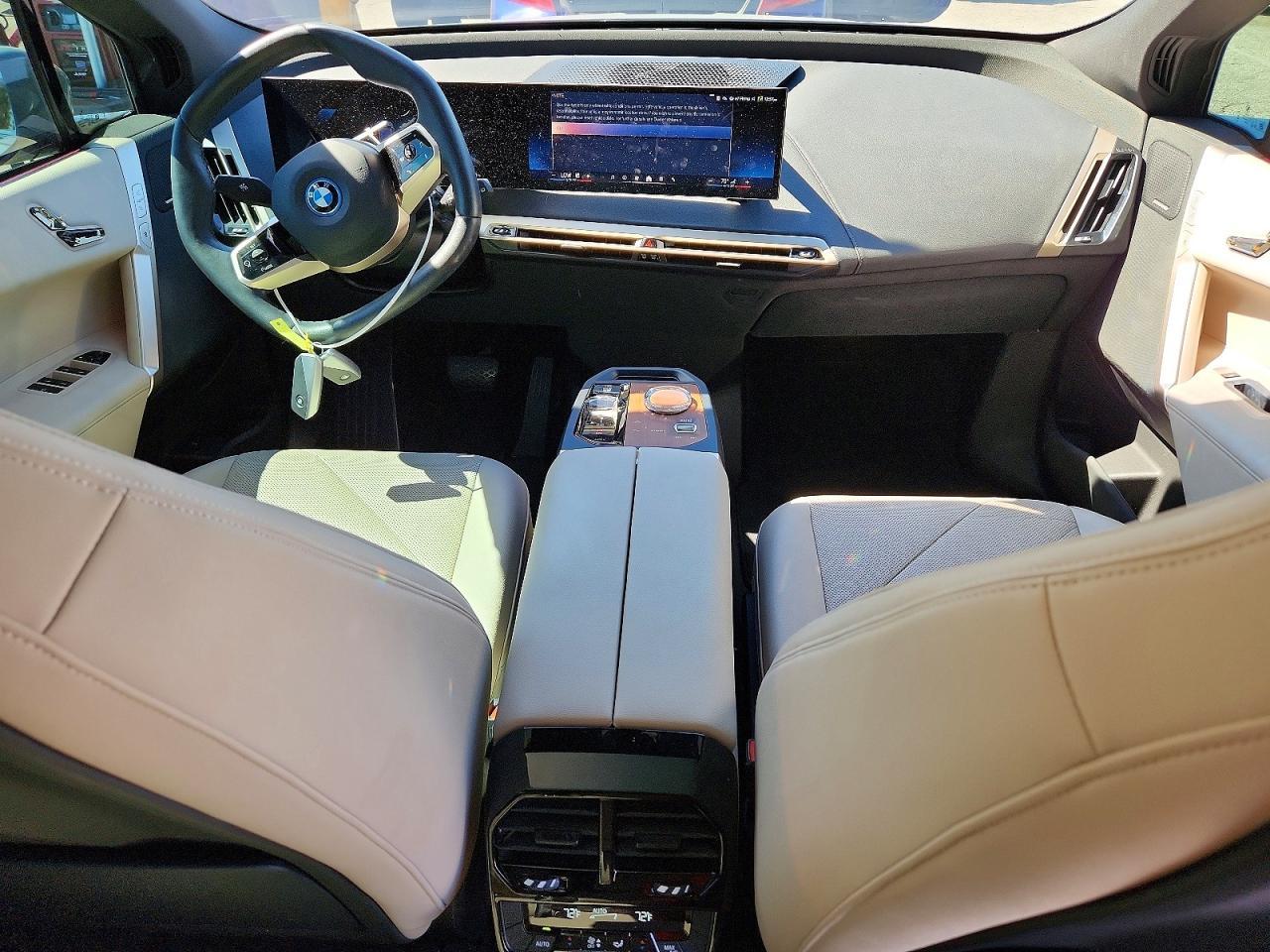 2024 BMW Ix xDrive50 - zdjęcie 8