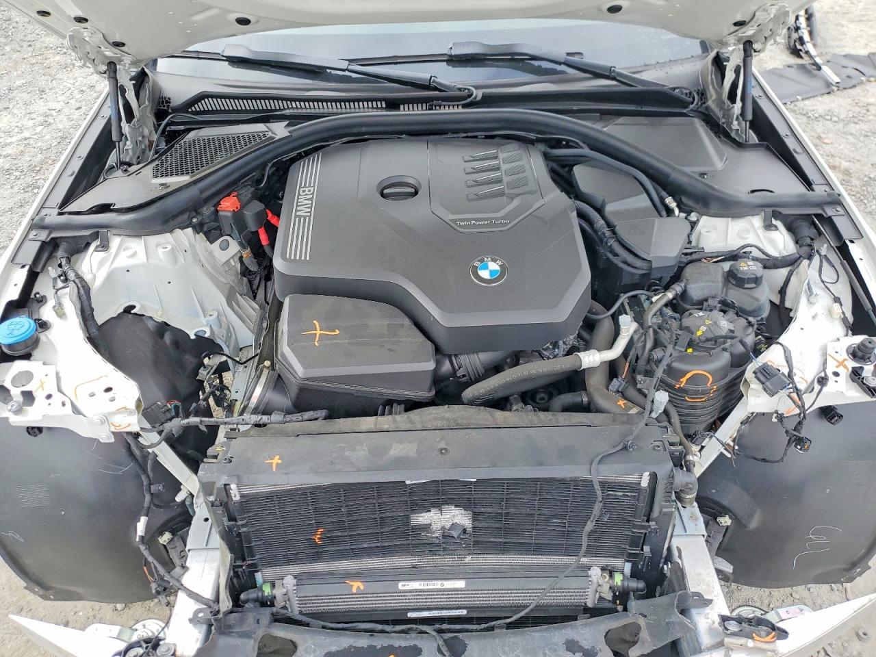 2024 BMW Seria 3 330i - zdjęcie 11