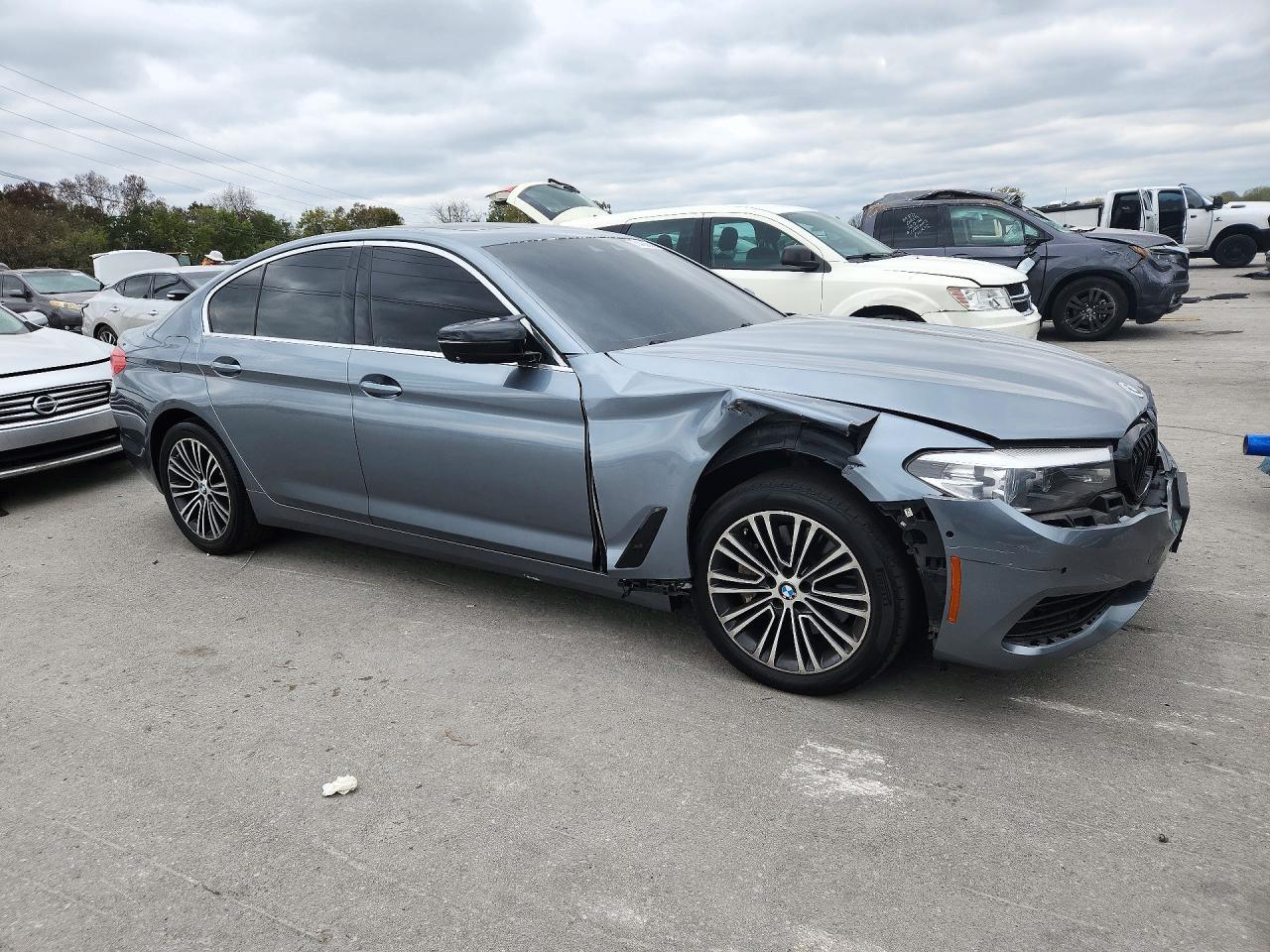 2019 BMW Seria 5 540i - zdjęcie 4