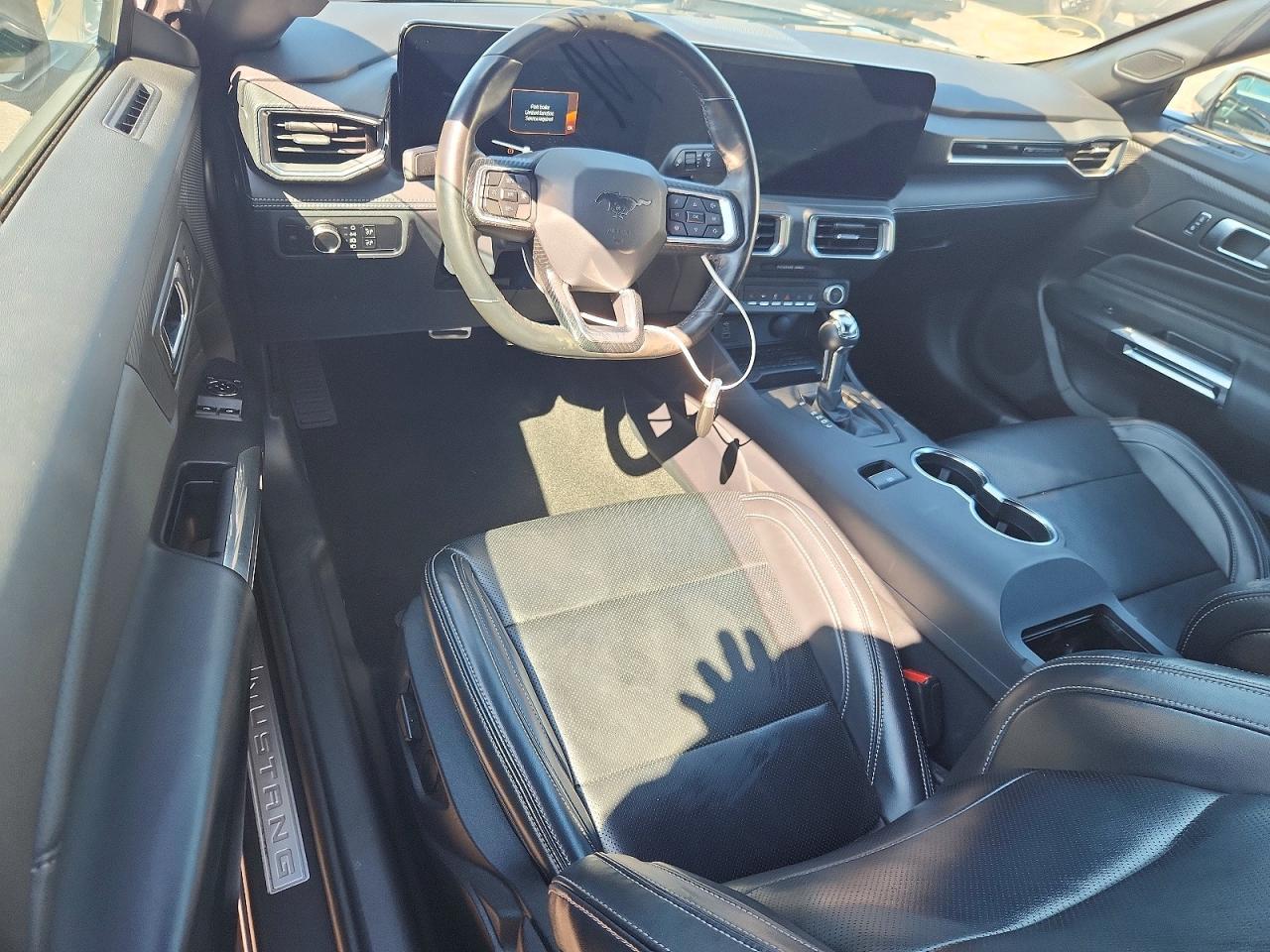 2024 Ford Mustang - zdjęcie 8