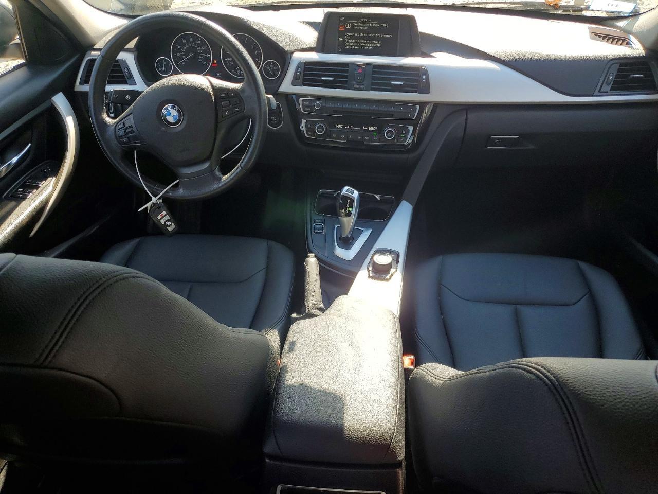 2017 BMW Seria 3 320i - zdjęcie 8