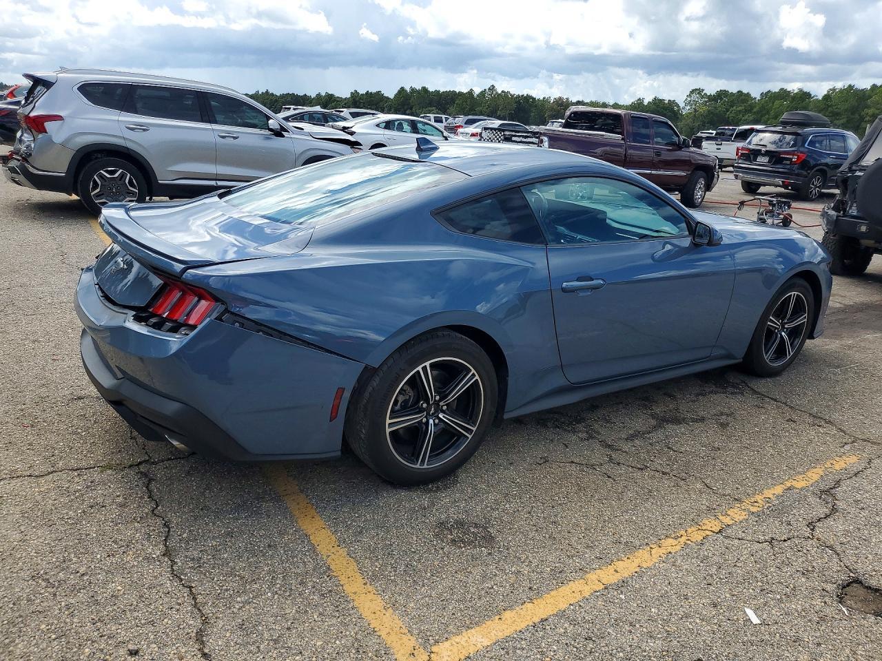 2024 Ford Mustang - zdjęcie 3