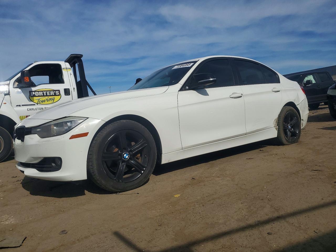 2014 BMW Seria 3 328i - zdjęcie główne