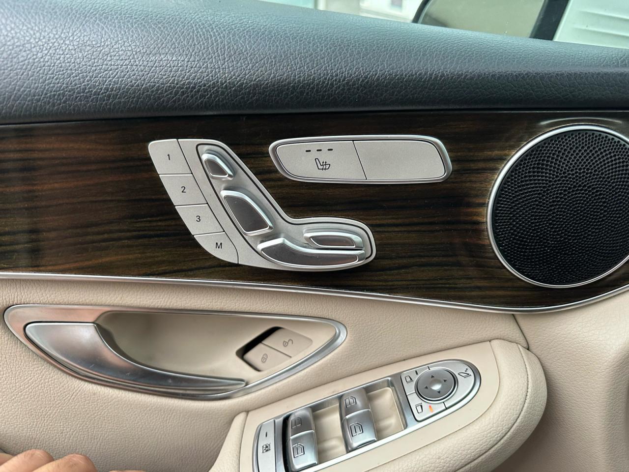 2019 Mercedes-Benz Glc 300 4Matic - zdjęcie 12