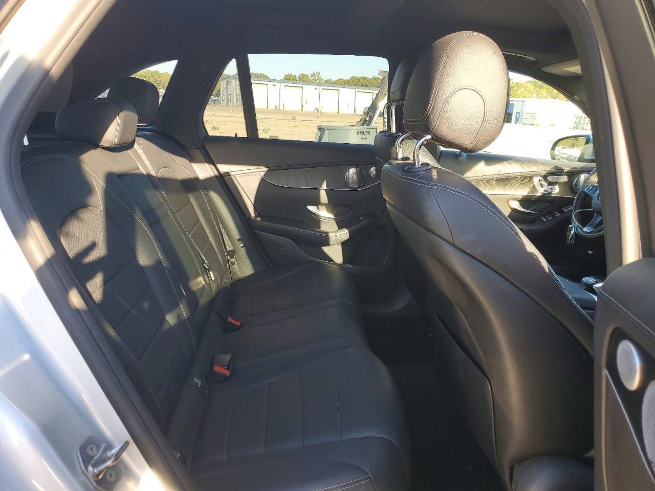2017 Mercedes-Benz Glc 300 - zdjęcie 10