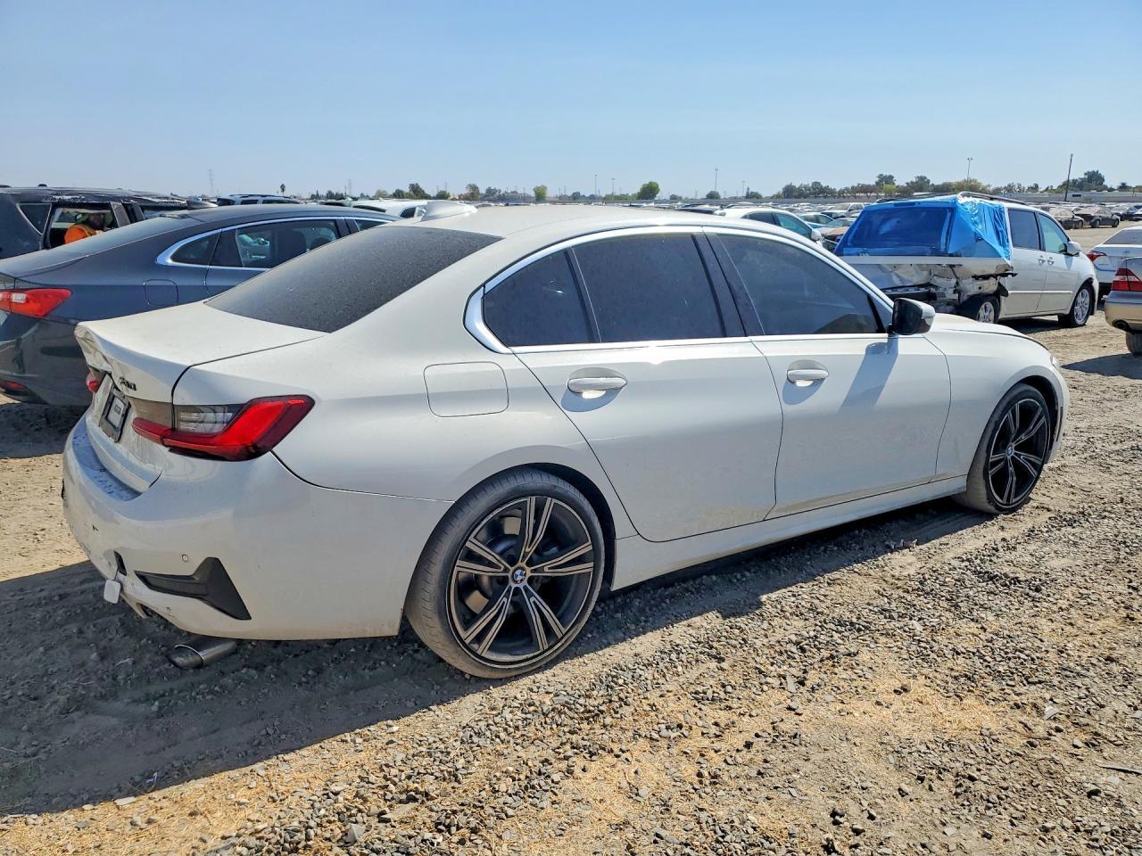 2021 BMW 330I - zdjęcie 3