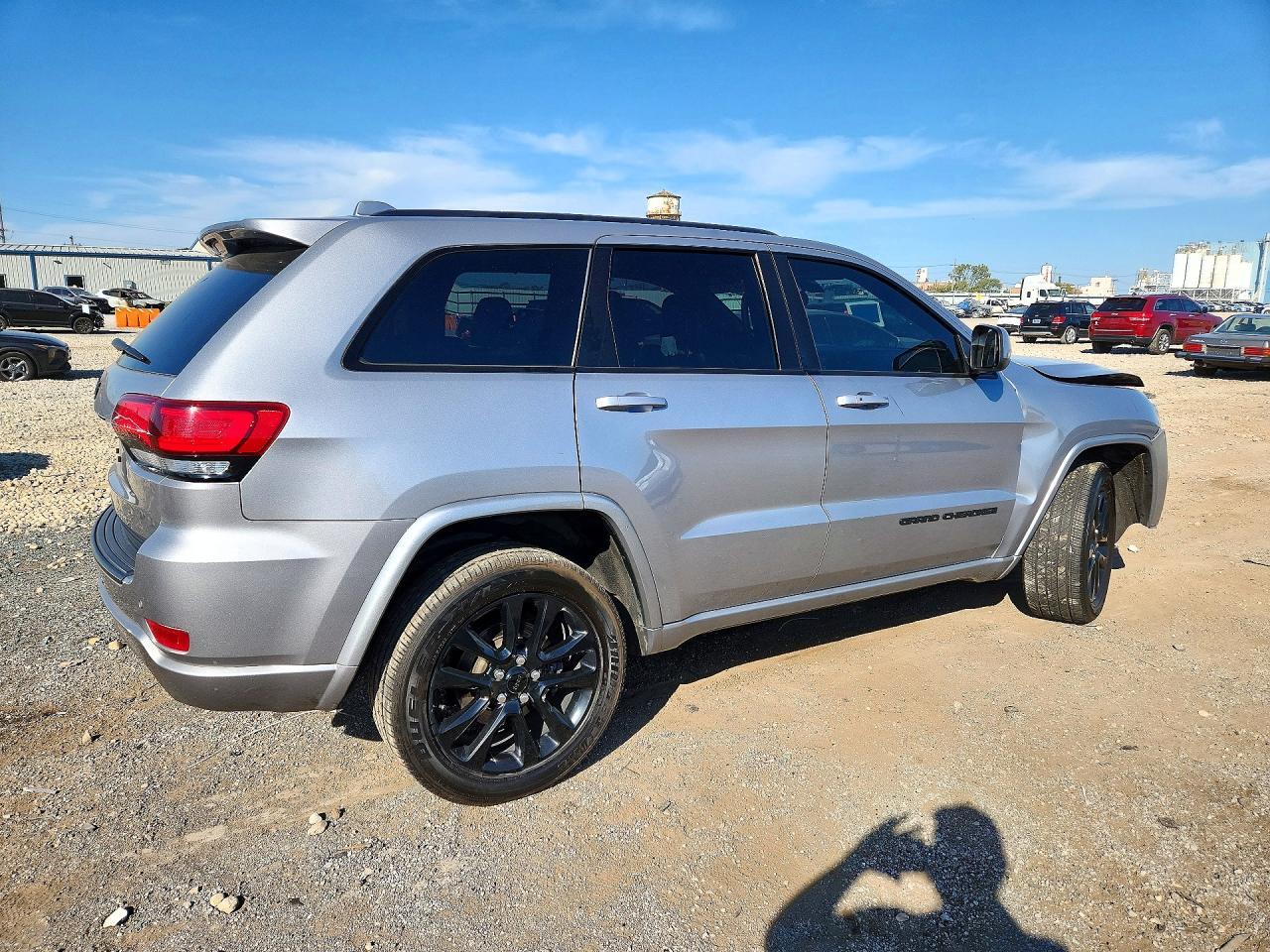 2021 Jeep Grand Cherokee Laredo - zdjęcie 3