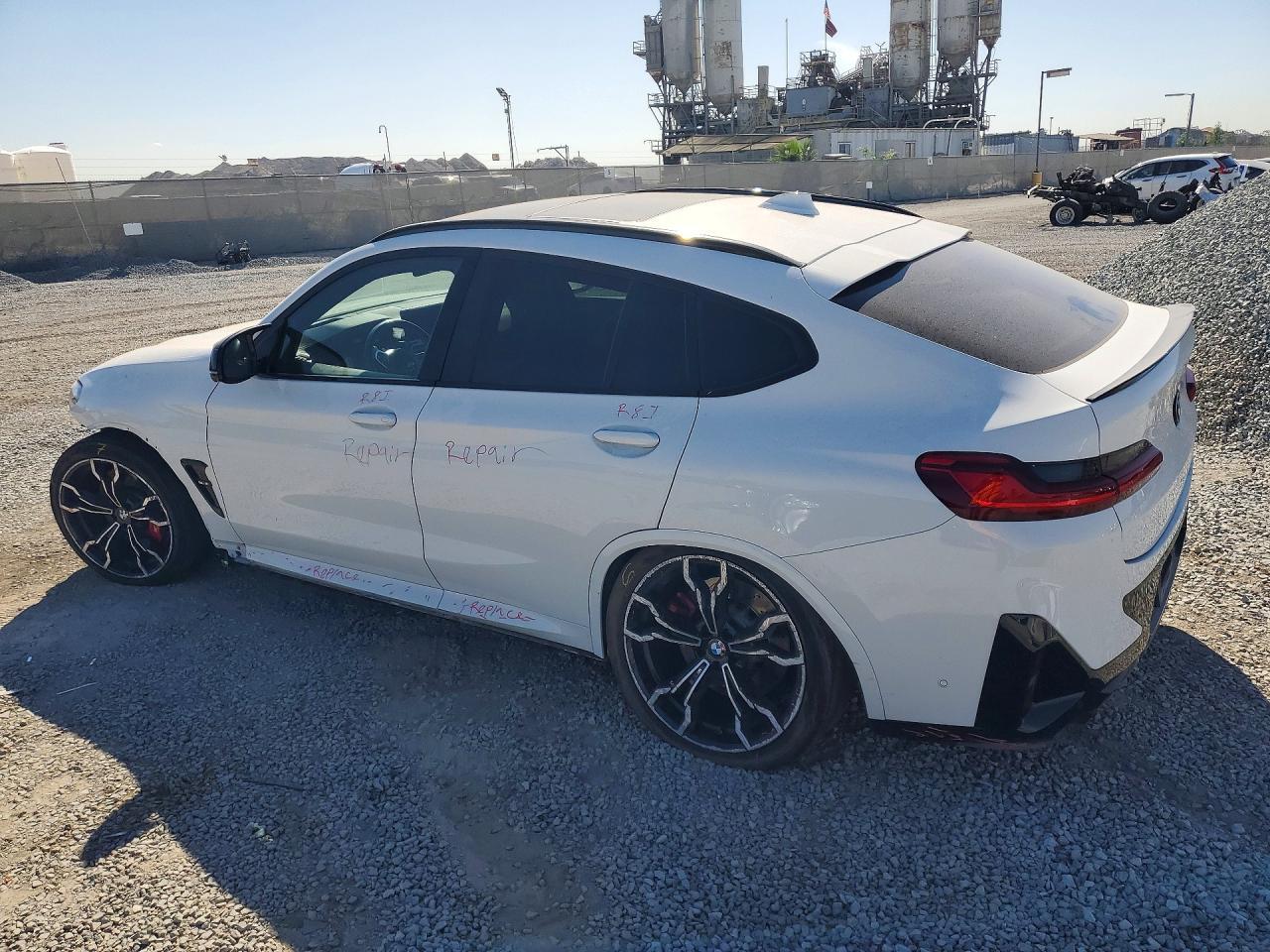 2024 BMW X4 M - zdjęcie 2