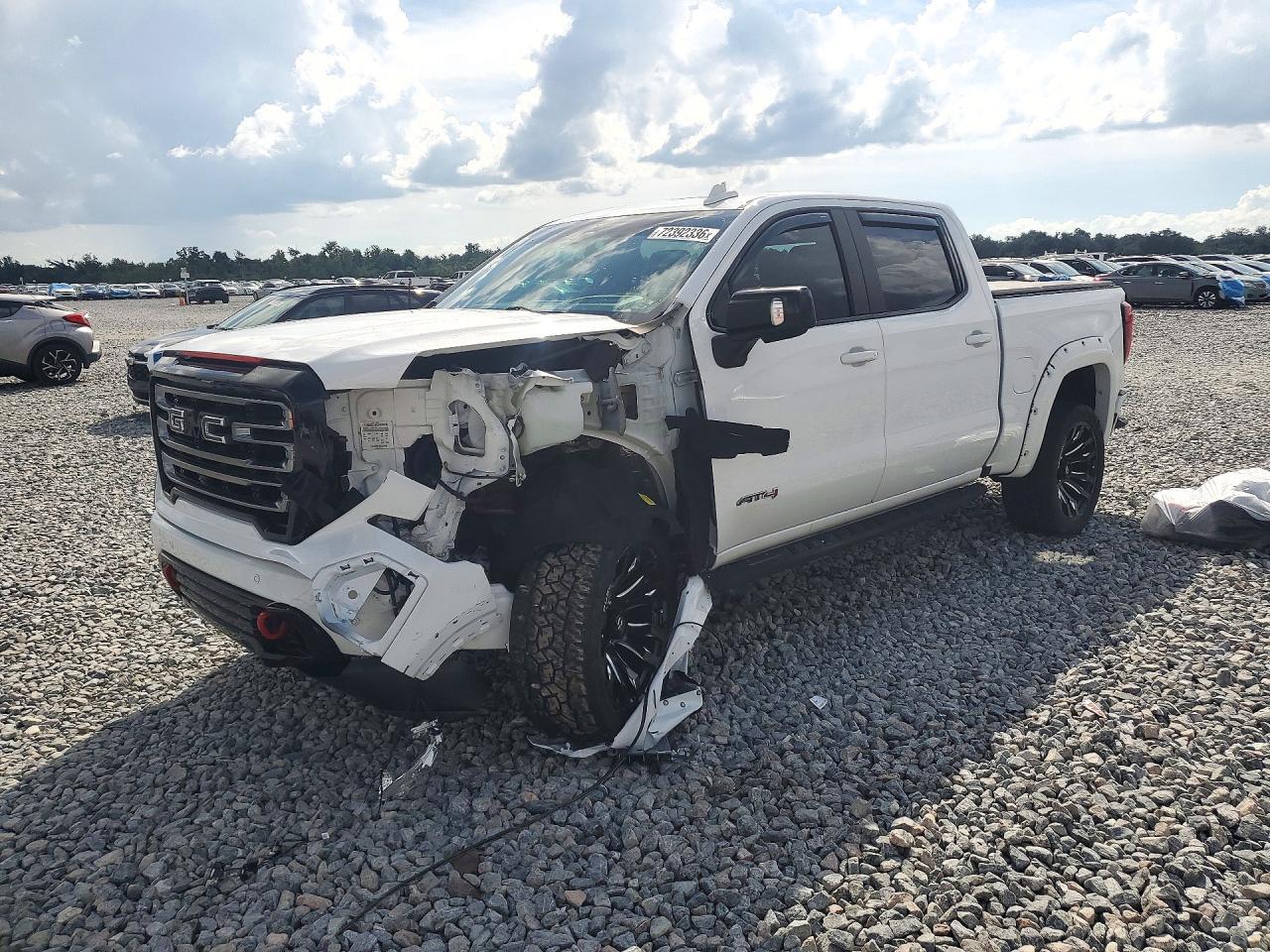2020 GMC Sierra K1500 At4 - zdjęcie główne