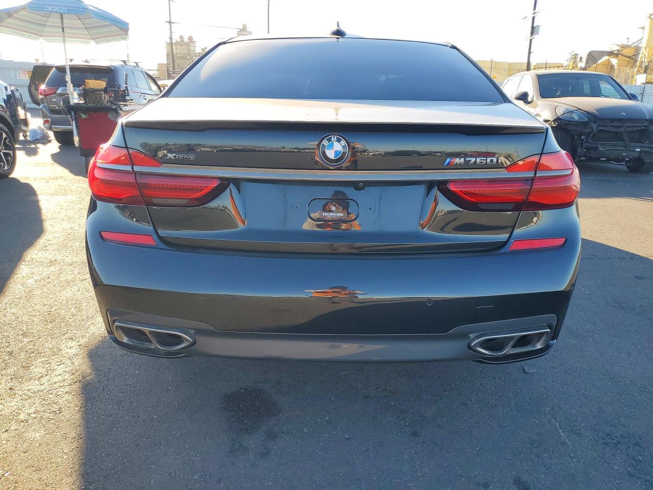 2019 BMW Seria 7 M760i - zdjęcie 6