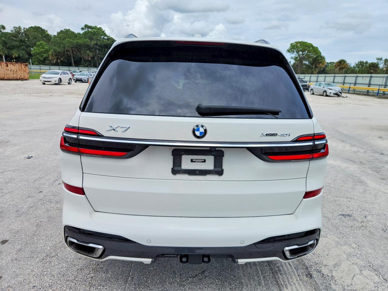2023 BMW X7 xDrive40I - zdjęcie 6