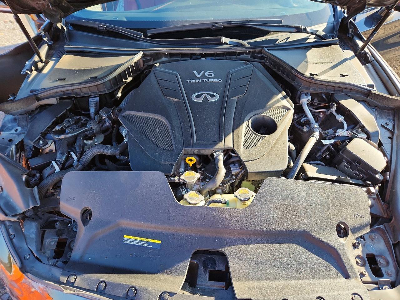 2022 Infiniti Q60 Red Sport 400 - zdjęcie 11