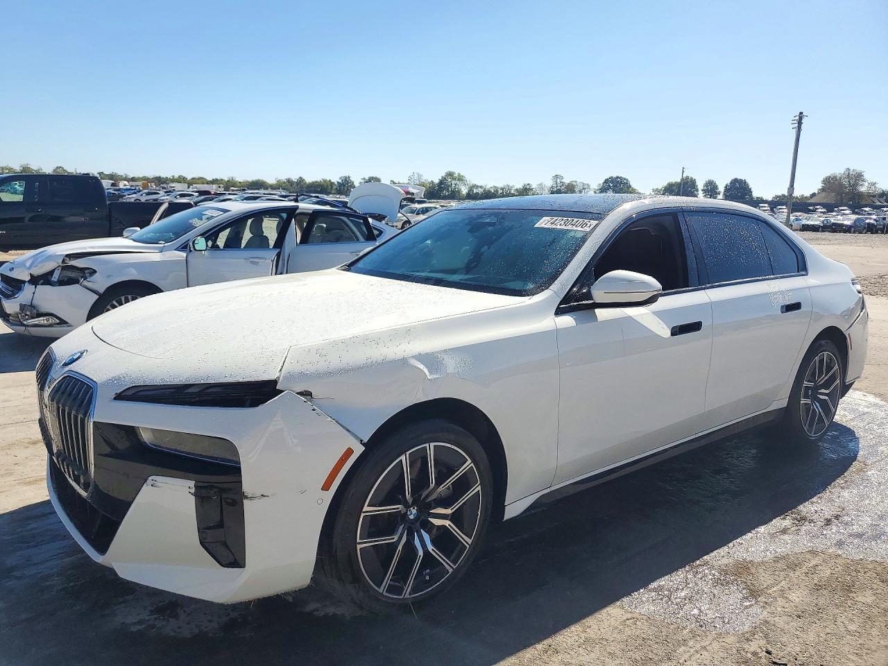 2024 BMW Seria 7 760i - zdjęcie główne