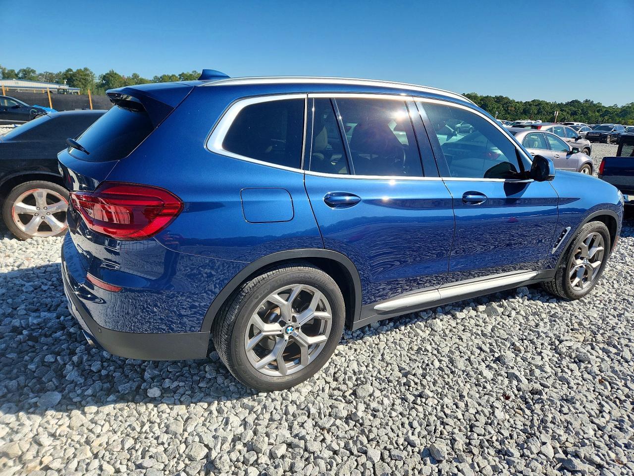 2021 BMW X3 xDrive30E - zdjęcie 3
