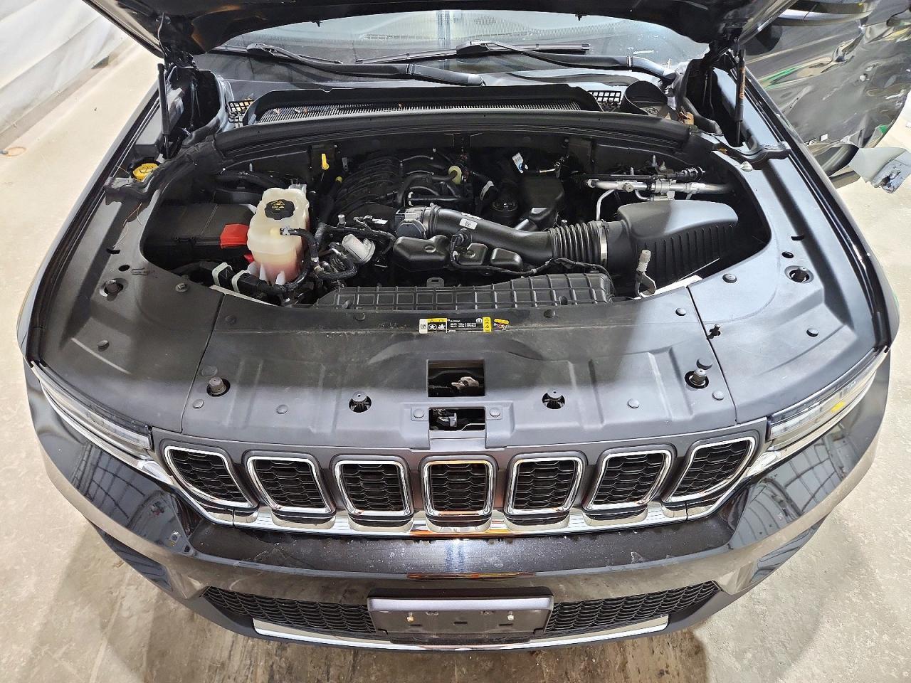 2022 Jeep Grand Cherokee Laredo - zdjęcie 12