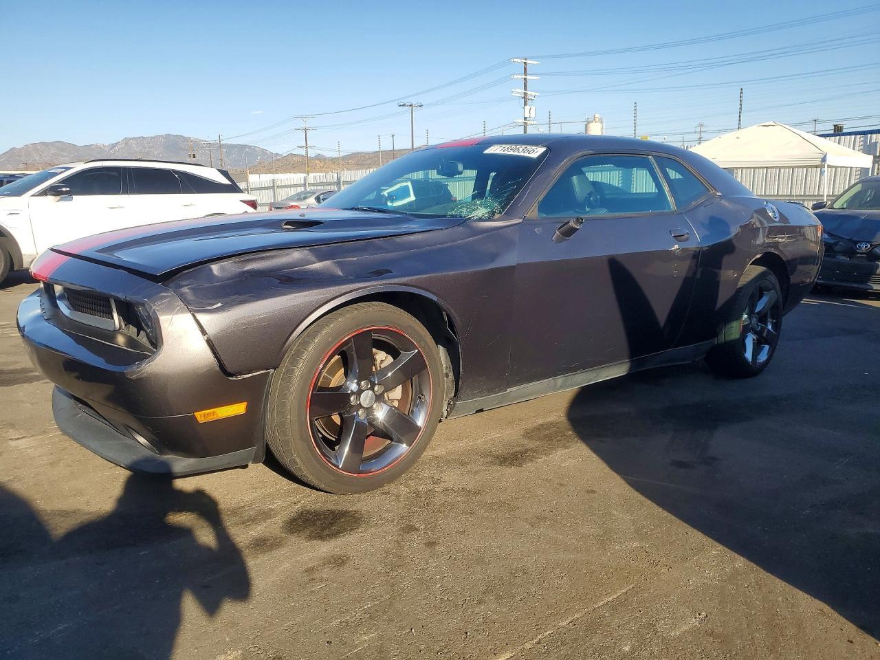 2013 Dodge Challenger Sxt - zdjęcie główne
