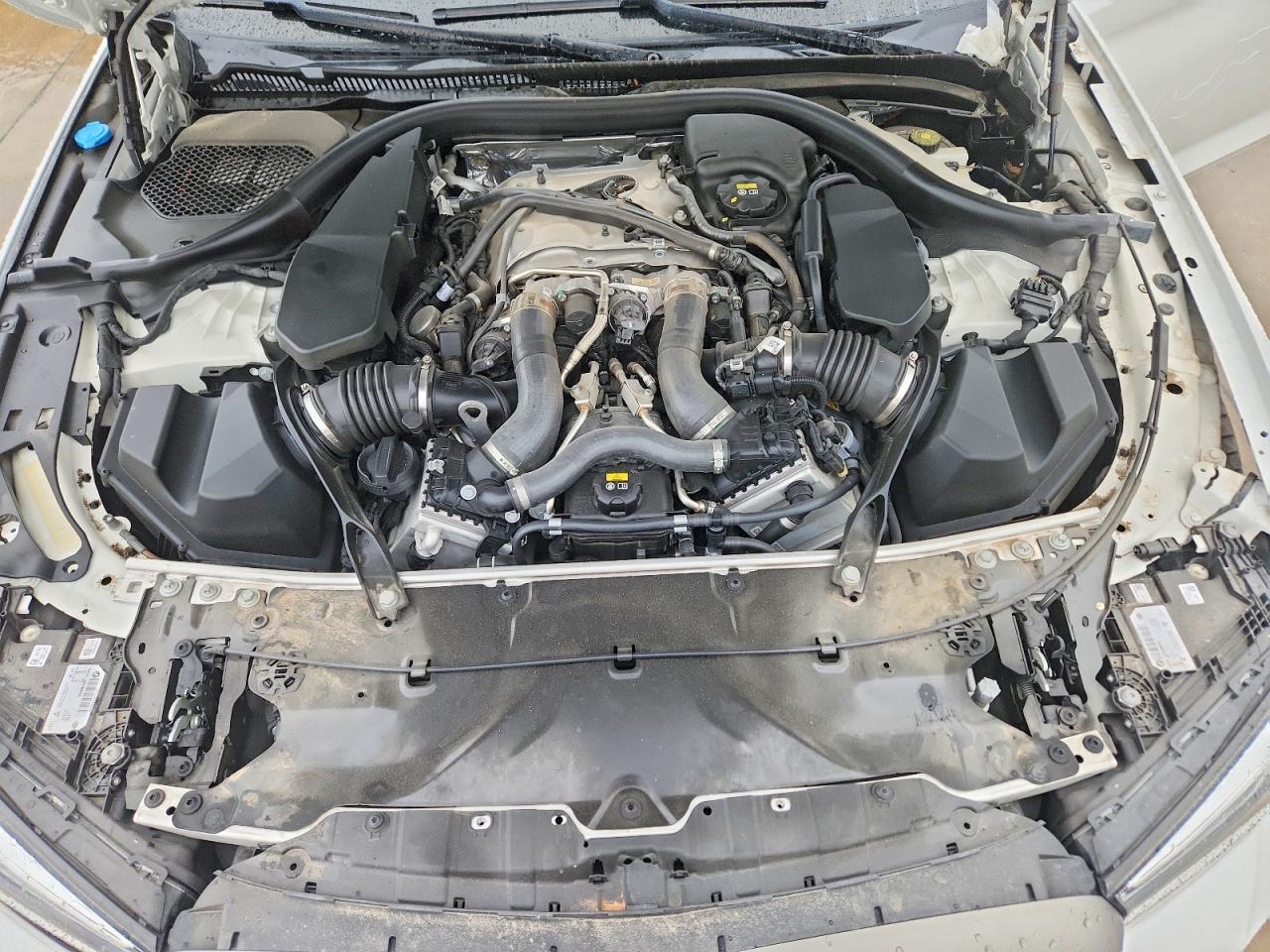 2022 BMW Seria 5 M550i - zdjęcie 11