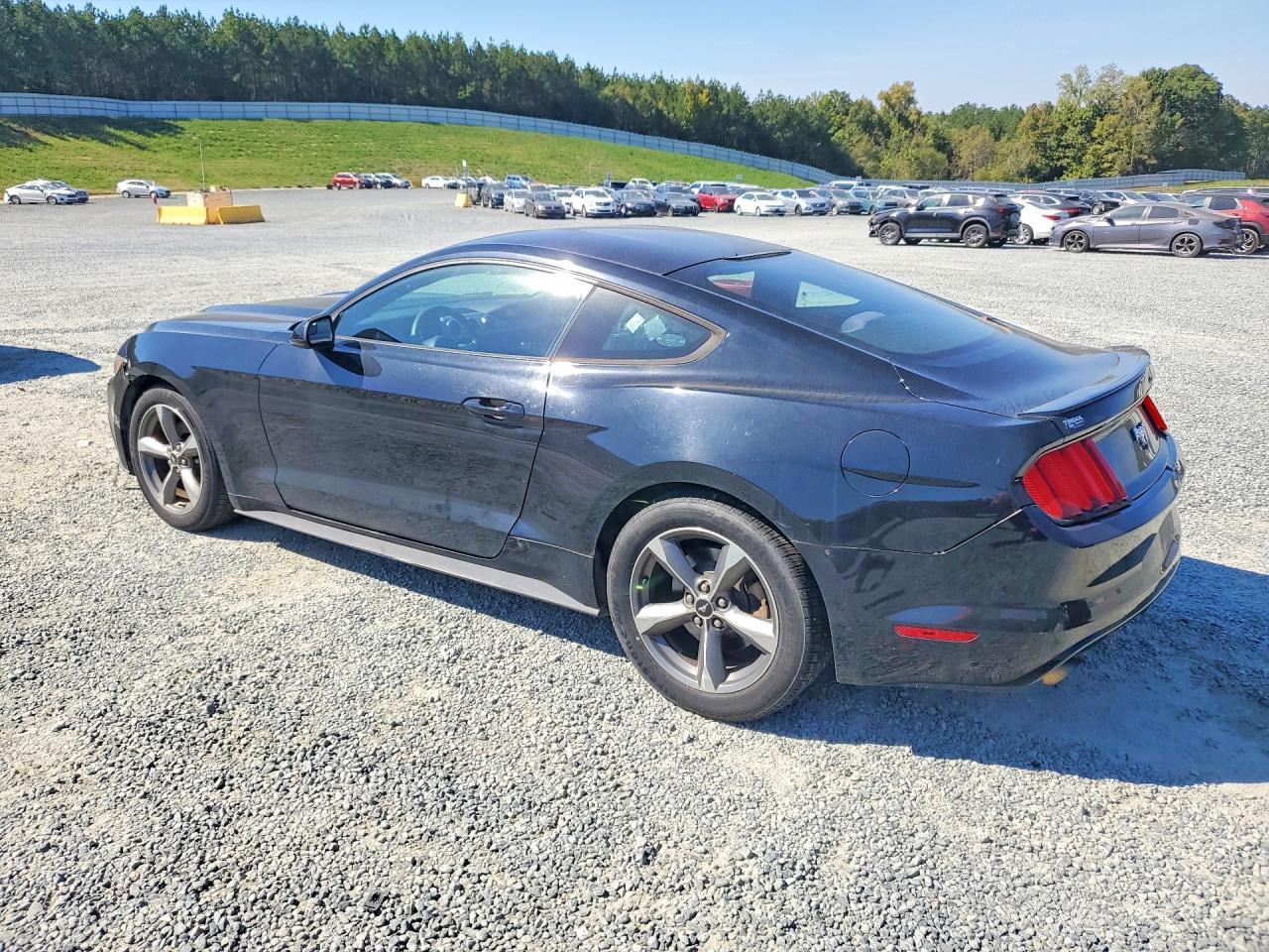 2017 Ford Mustang - zdjęcie 2