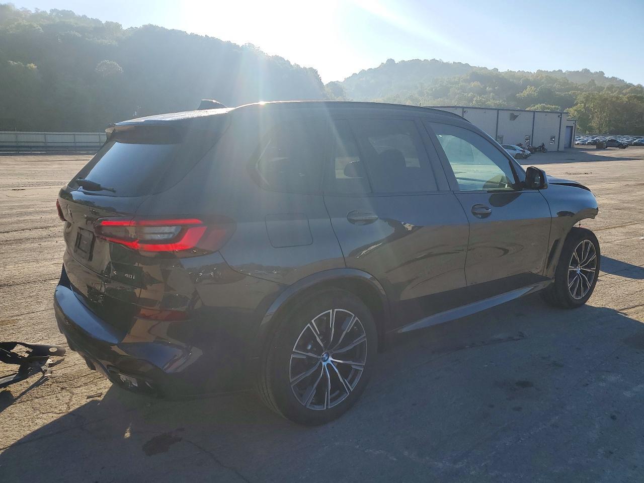 2021 BMW X5 xDrive40I - zdjęcie 3