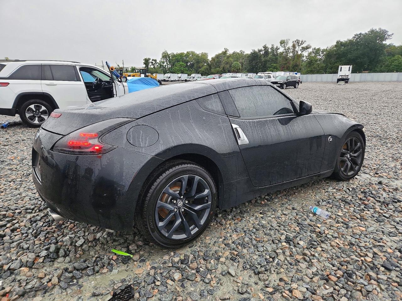 2017 Nissan 370Z Base - zdjęcie 3