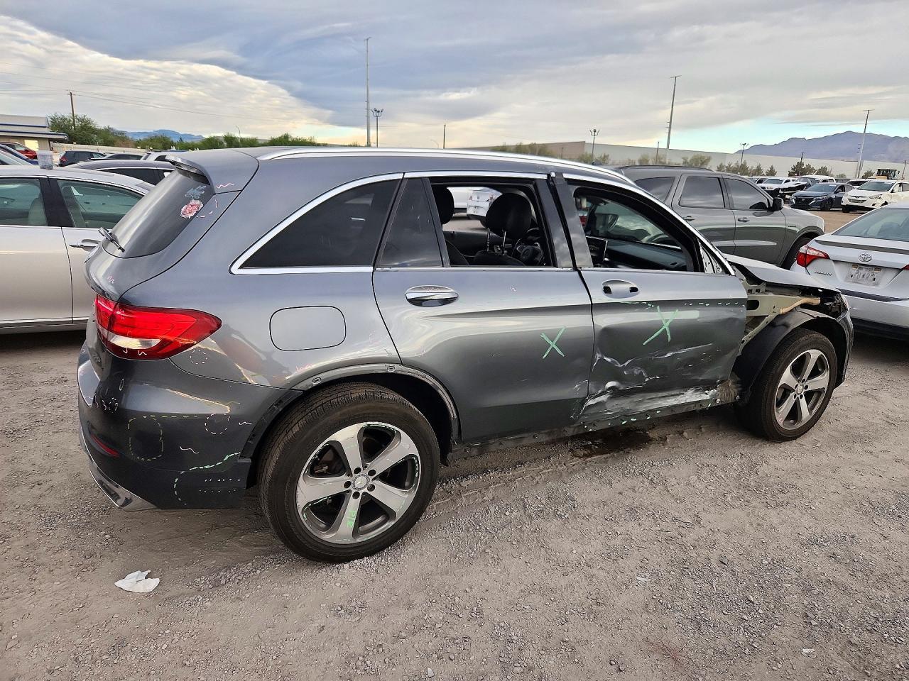 2016 Mercedes-Benz Glc 300 - zdjęcie 3