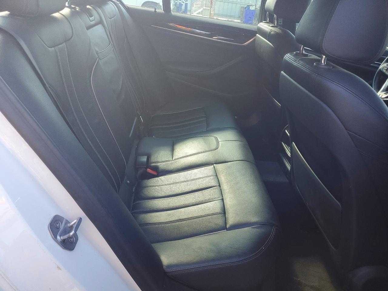 2017 BMW 530 I - zdjęcie 10