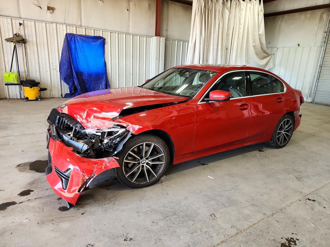 2020 BMW Seria 3 330i - zdjęcie główne