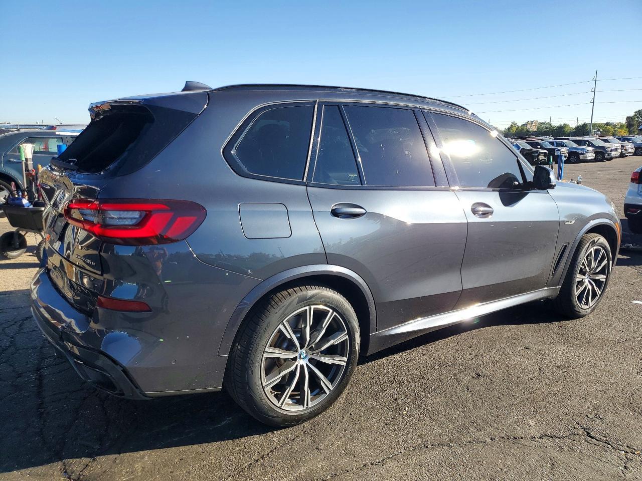 2022 BMW X5 xDrive45E - zdjęcie 3