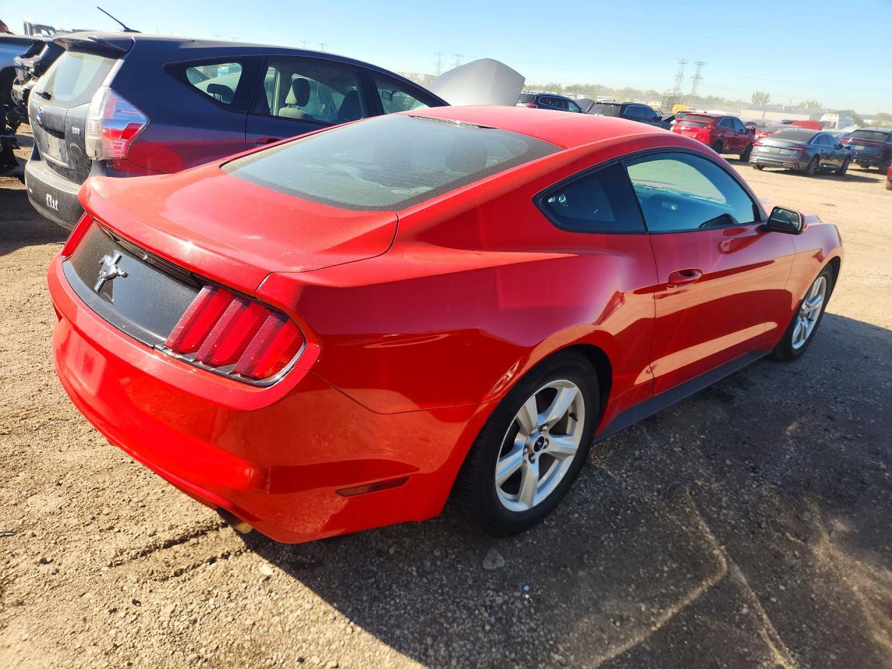 2015 Ford Mustang - zdjęcie 3
