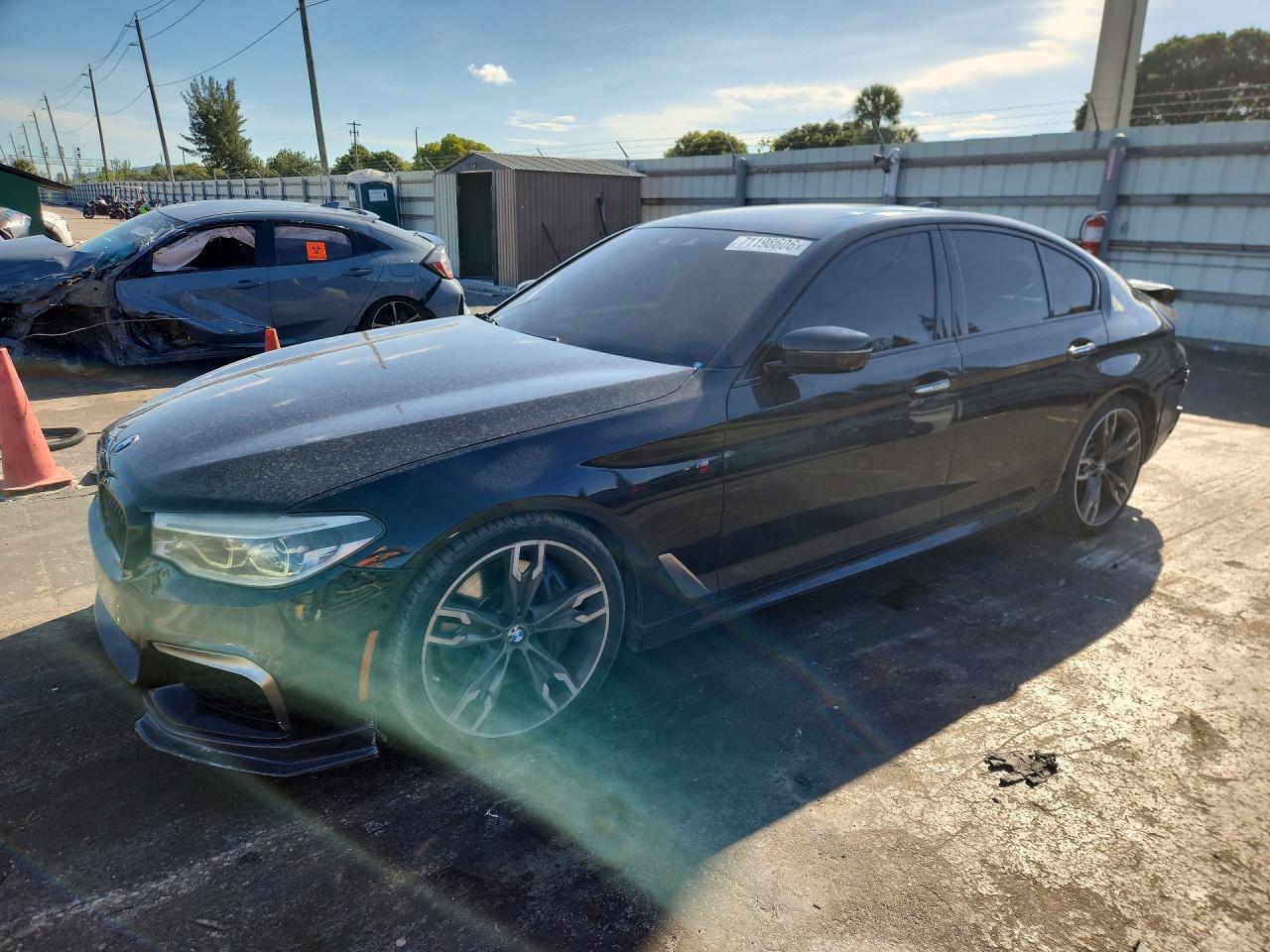 2018 BMW Seria 5 M550i - zdjęcie główne