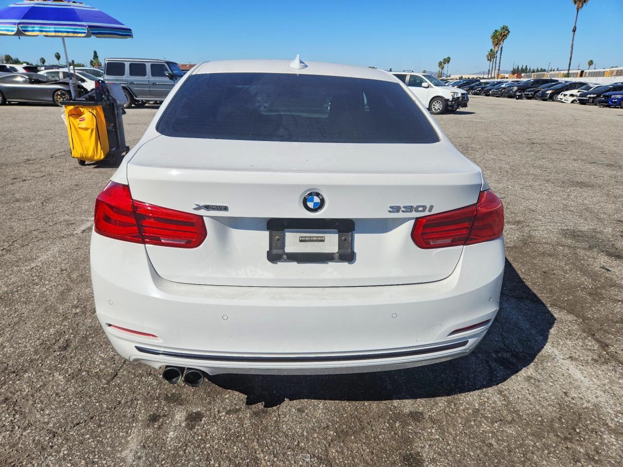 2017 BMW Seria 3 330i - zdjęcie 6