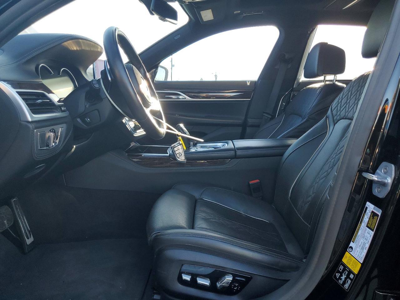 2019 BMW Seria 7 M760i - zdjęcie 7