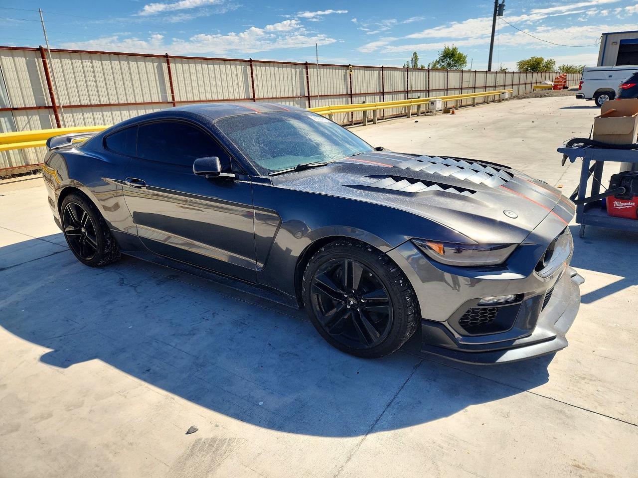 2017 Ford Mustang - zdjęcie 4