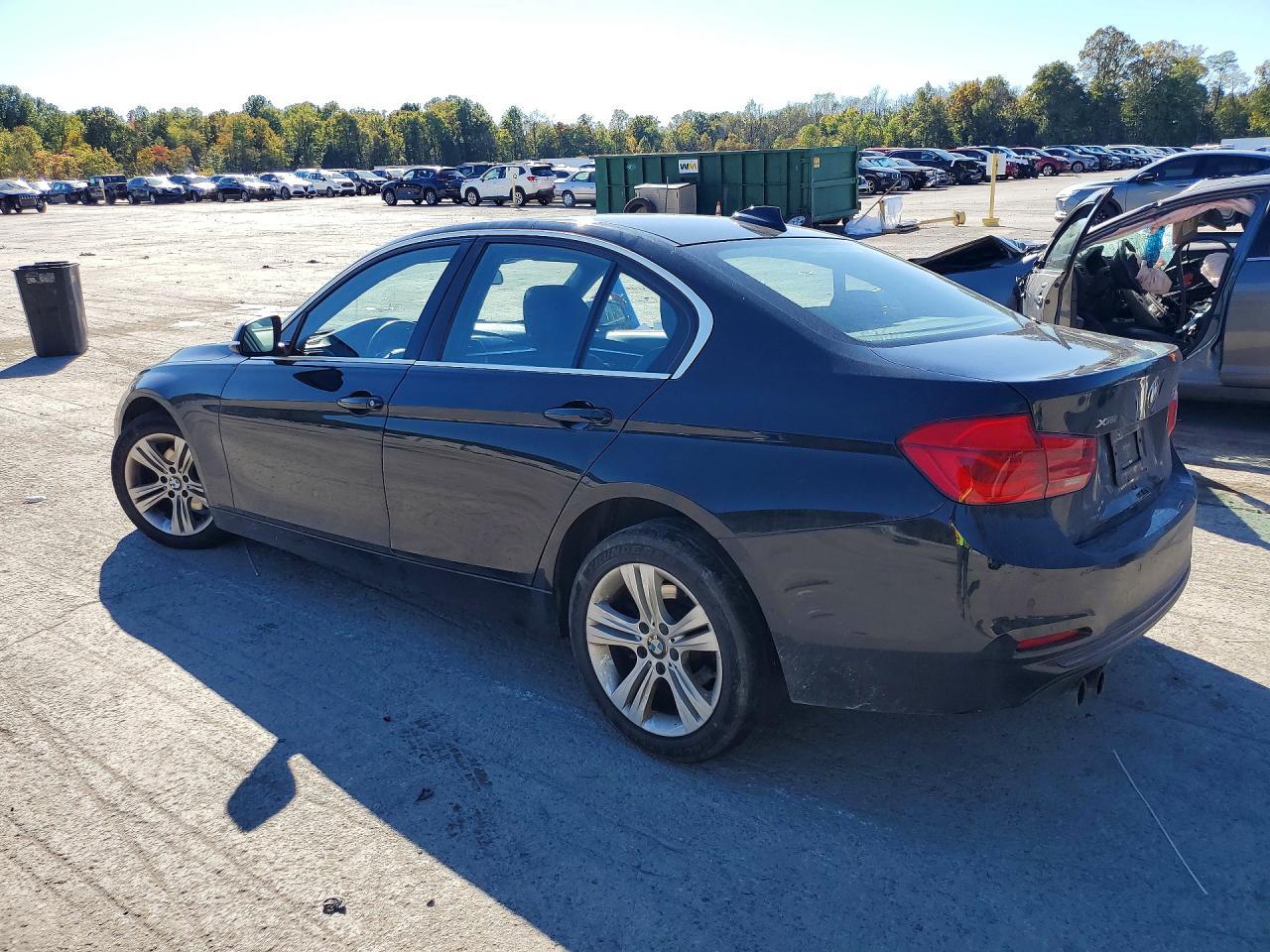 2018 BMW Seria 3 330i - zdjęcie 2