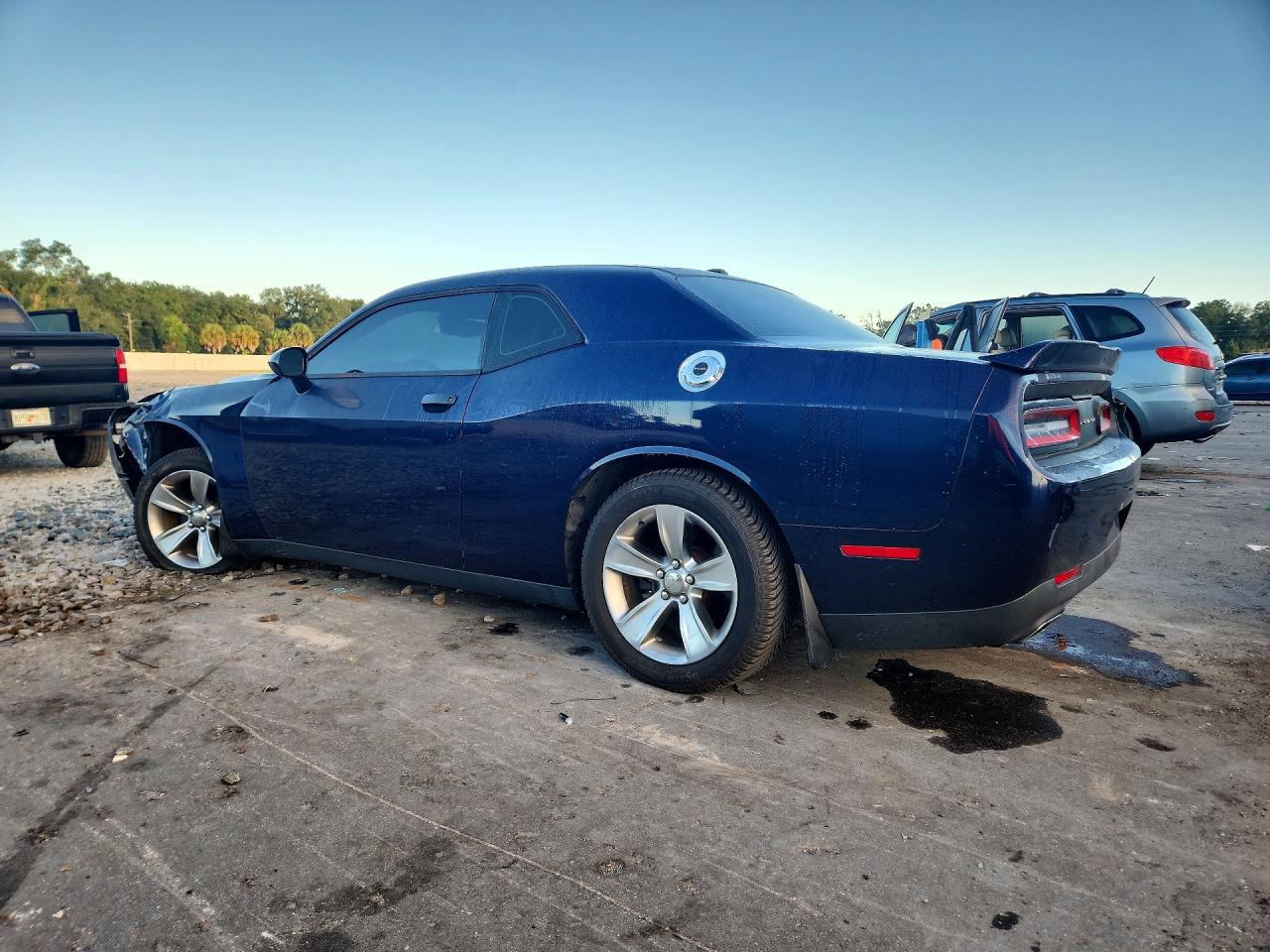 2016 Dodge Challenger Sxt - zdjęcie 2