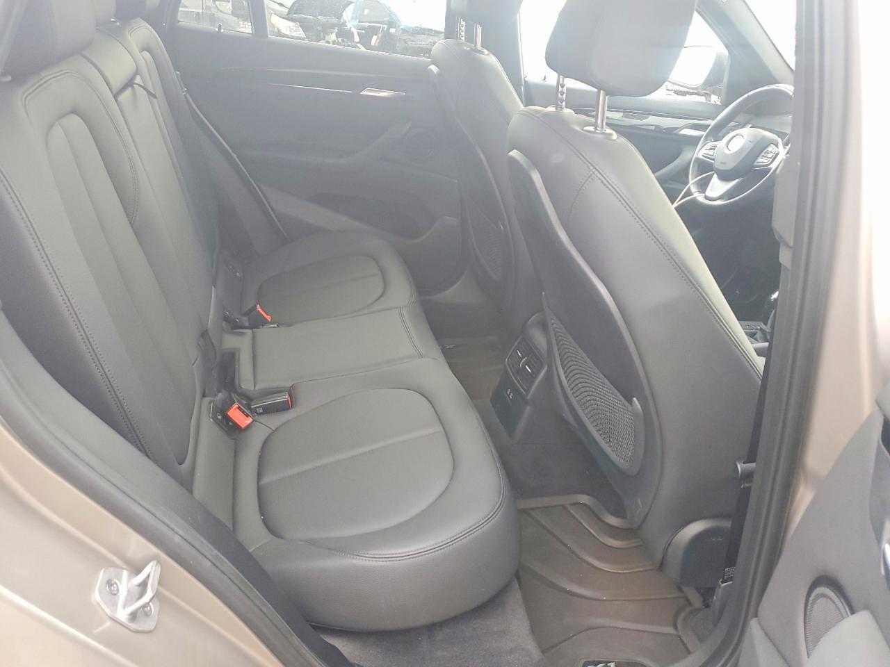 2021 BMW X1 xDrive28I - zdjęcie 11