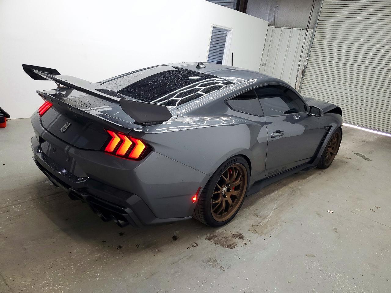 2025 Ford Mustang Gt - zdjęcie 3