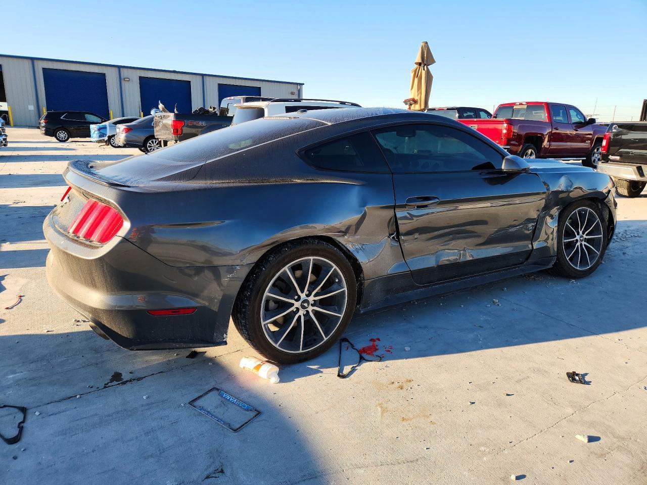 2017 Ford Mustang - zdjęcie 3