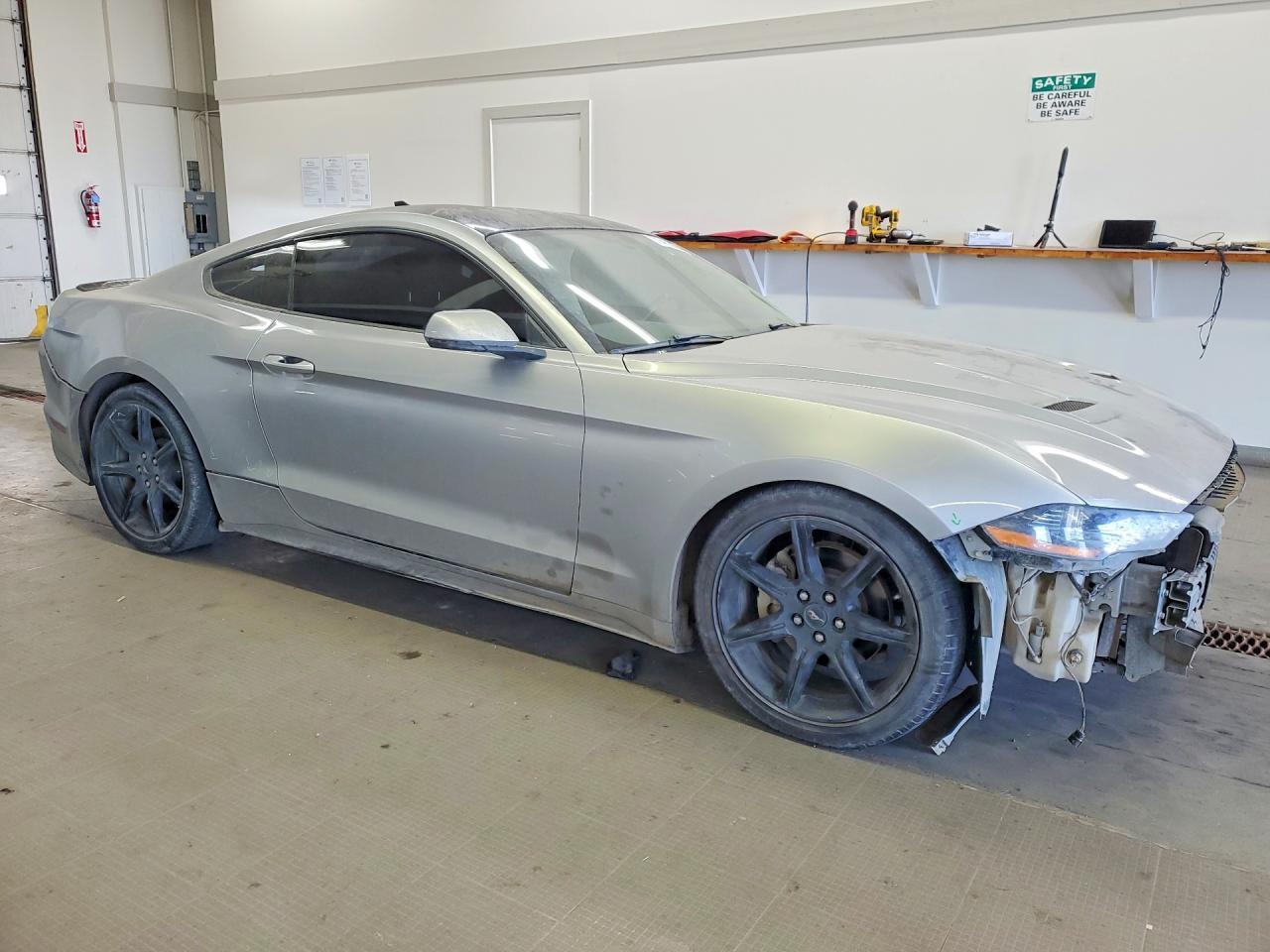 2020 Ford Mustang - zdjęcie 4