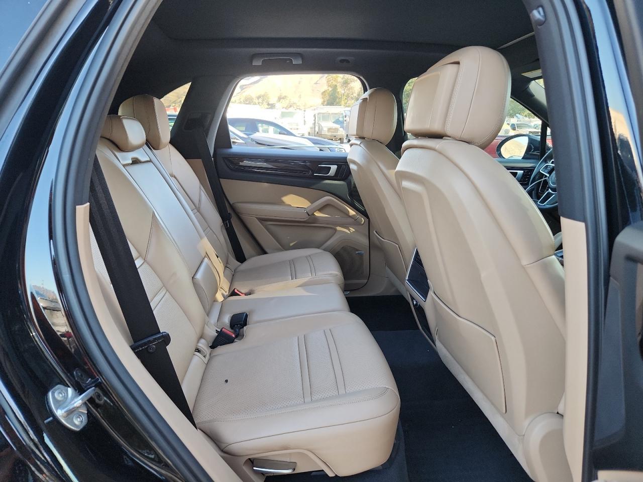 2019 Porsche Cayenne - zdjęcie 11