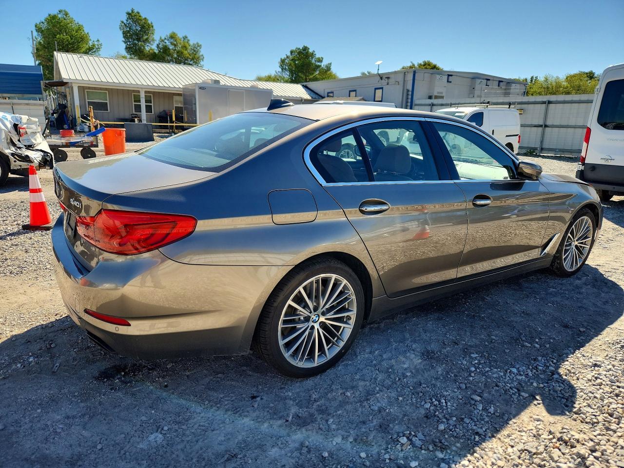 2018 BMW Seria 5 540i - zdjęcie 3