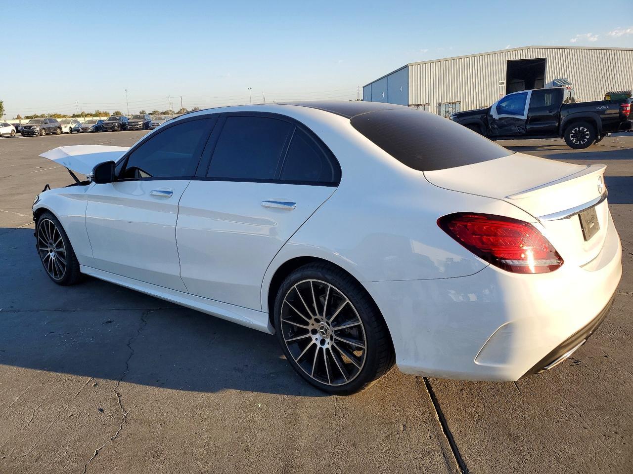 2020 Mercedes-Benz C 300 - zdjęcie 2